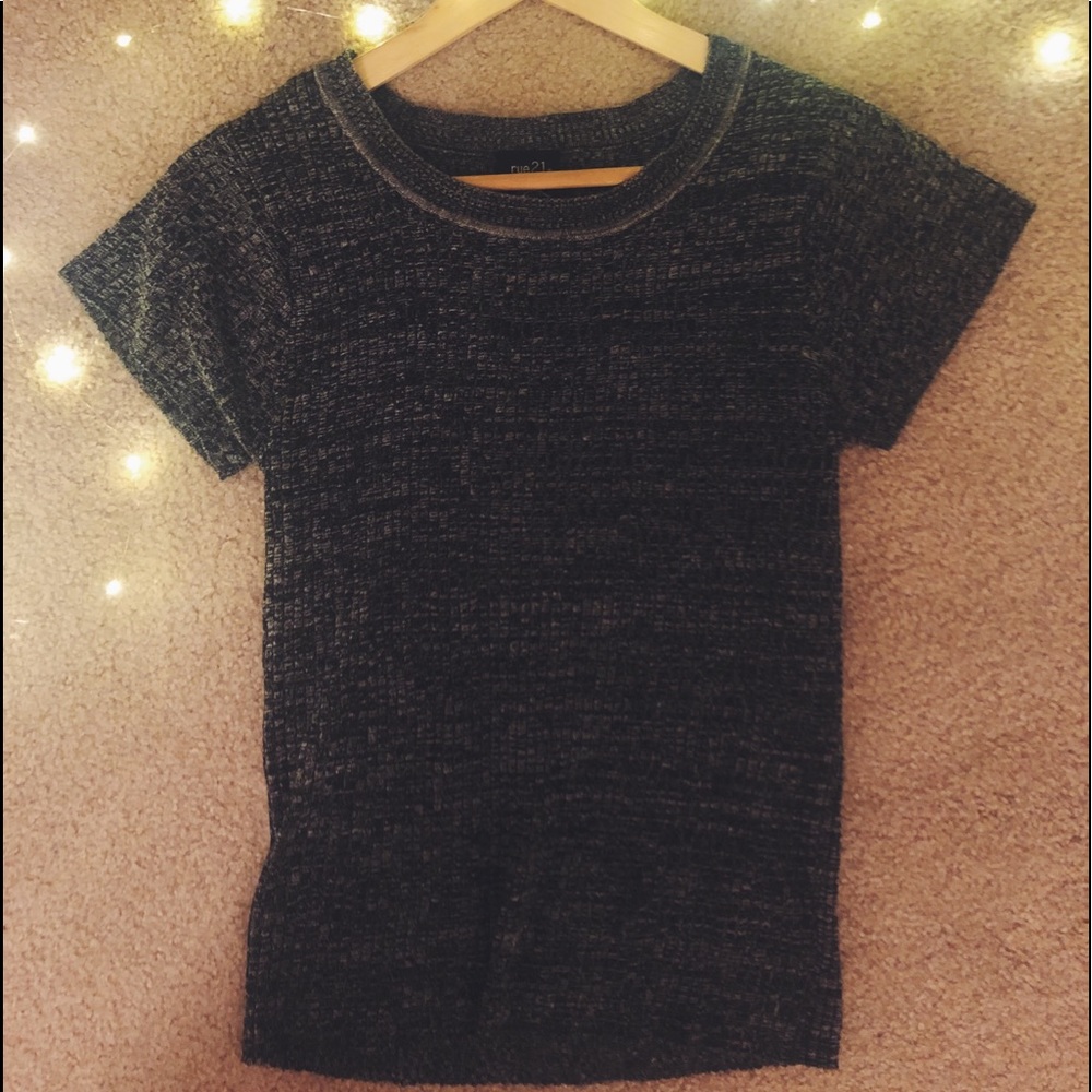 RUE21 ribbed tee